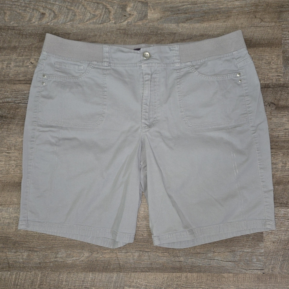 Gloria Vanderbilt Women's Light Gray Bermuda Shorts